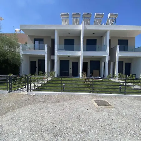 Sunny Apartment Ofrínion